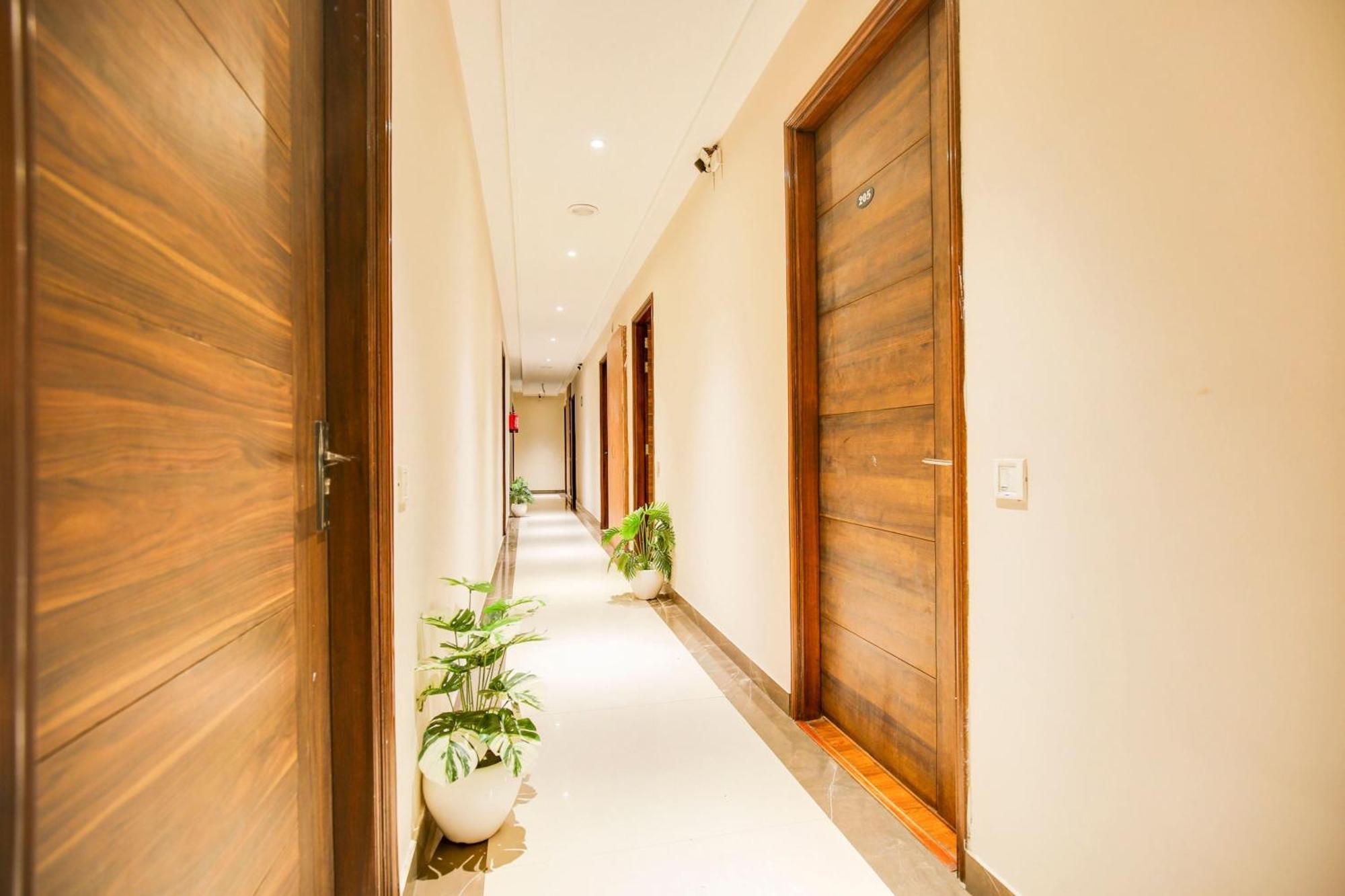 Super Townhouse Grand Fortune Амритсар Экстерьер фото