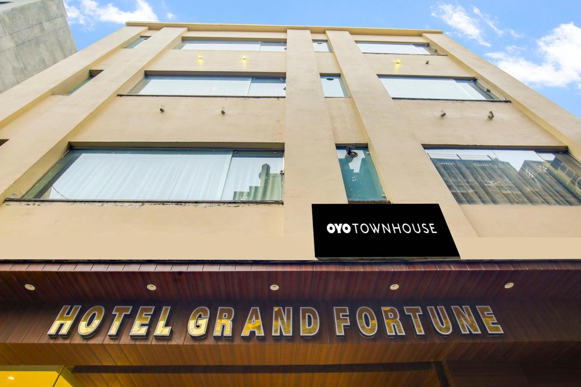 Super Townhouse Grand Fortune Амритсар Экстерьер фото